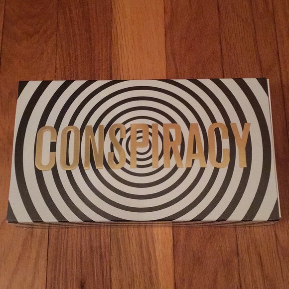 Conspiracy Palette eyeshadow - Picture 2 of 4